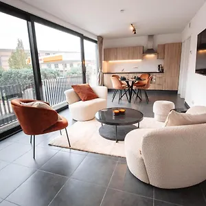 https://ky-new-hotel-apartment-2-500m-to-airport.hotelsghent.com